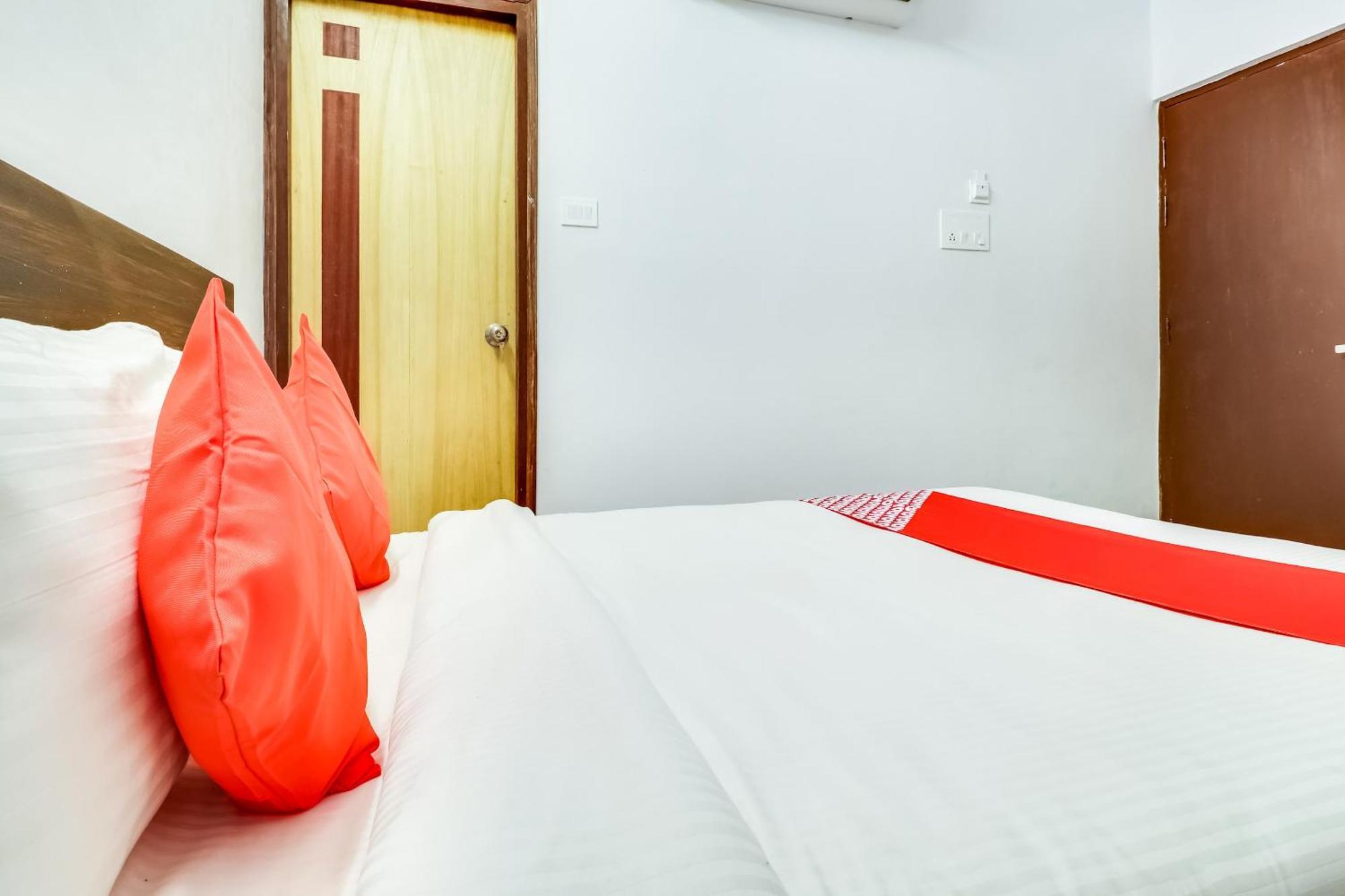Hotel O The Velvet Chinhat Tiraha מראה חיצוני תמונה