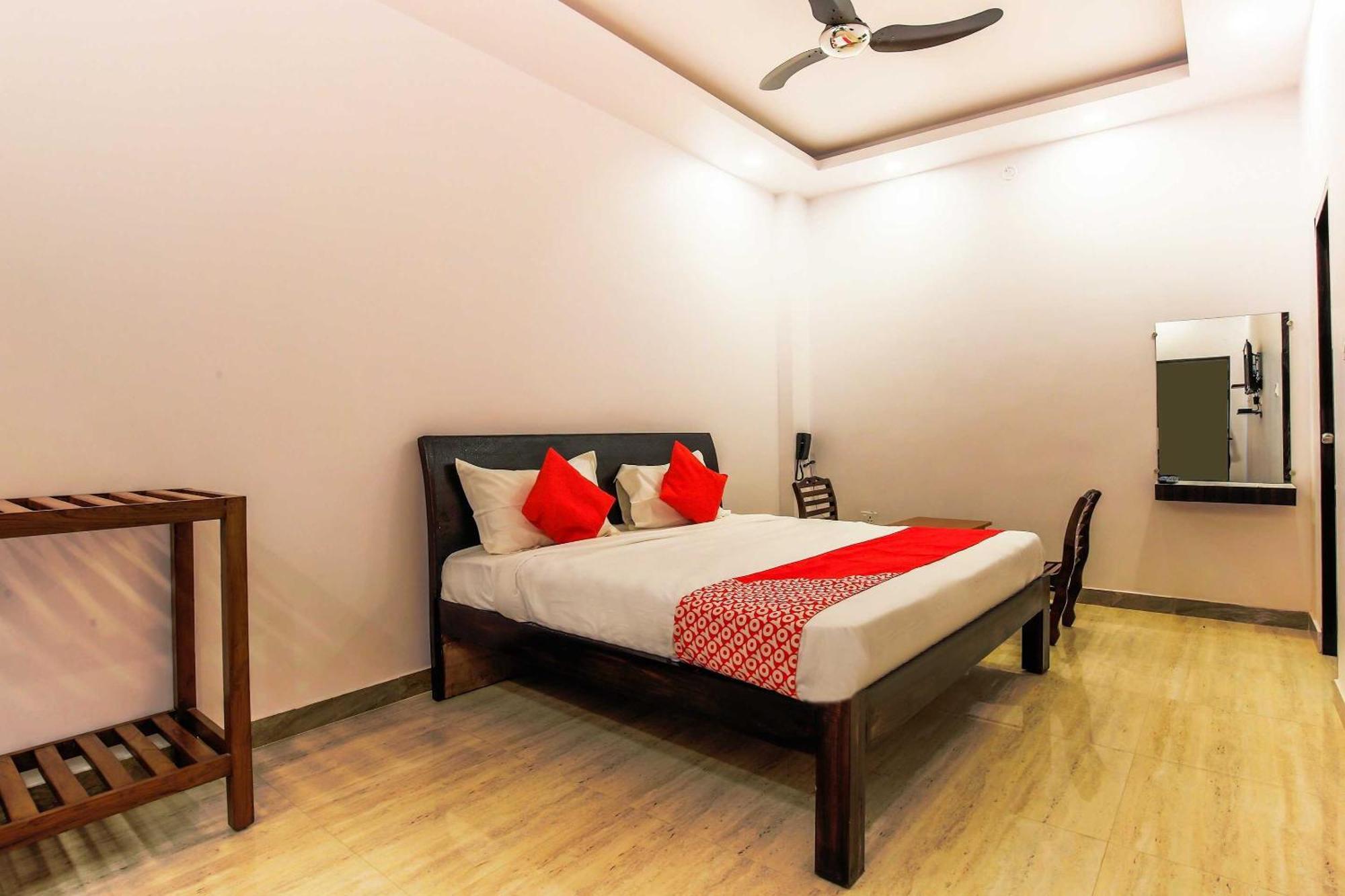 Hotel O The Velvet Chinhat Tiraha מראה חיצוני תמונה