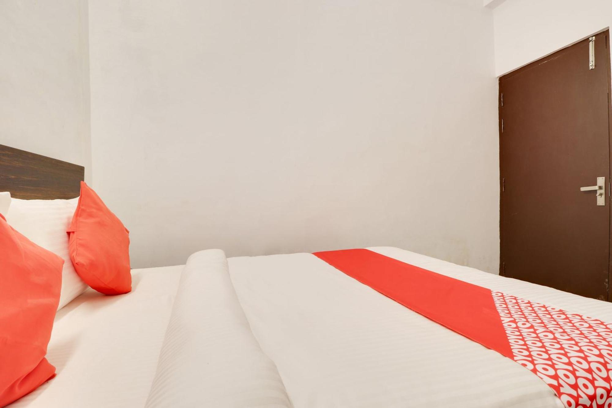 Hotel O The Velvet Chinhat Tiraha מראה חיצוני תמונה