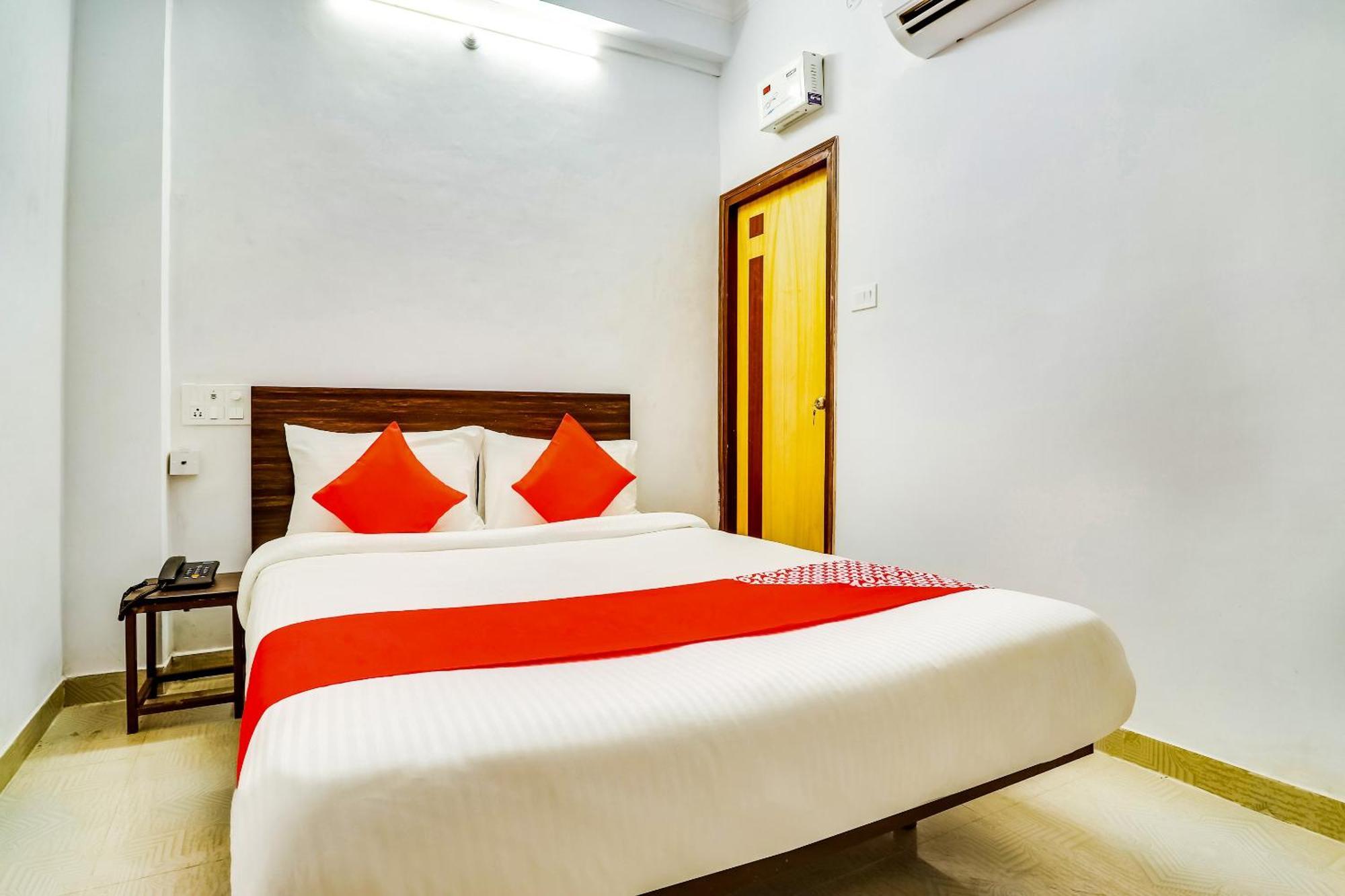 Hotel O The Velvet Chinhat Tiraha מראה חיצוני תמונה
